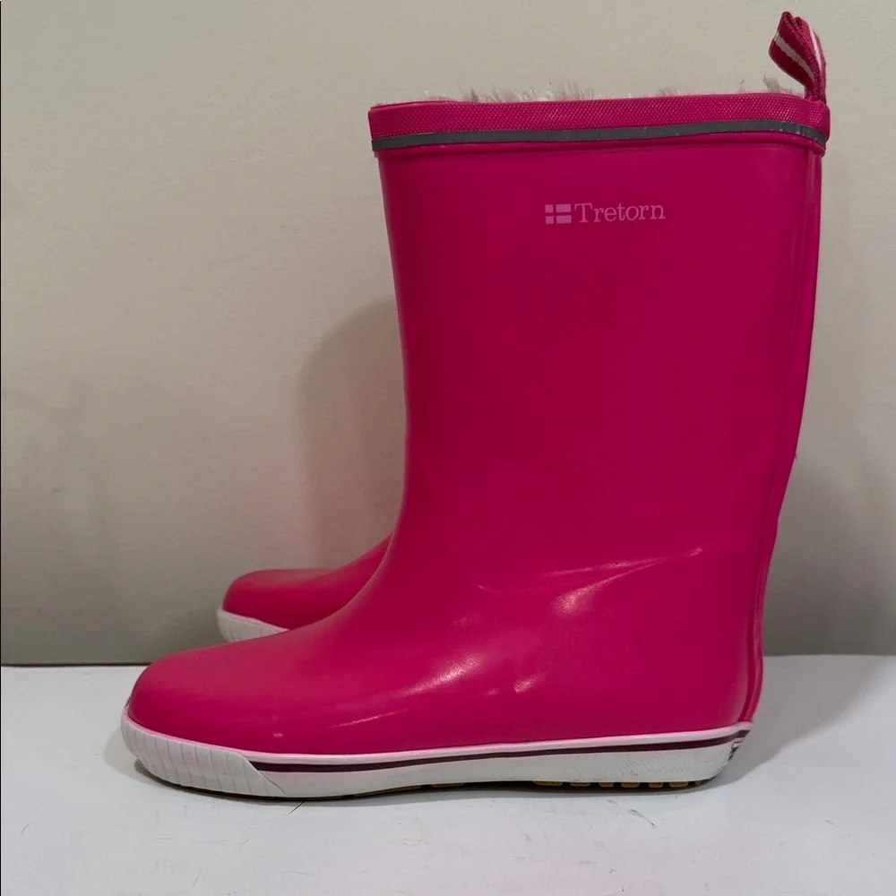 Tretorn Fuchsia Waterproof Fleece Lined Boots (sz US 6 or Euro 37)